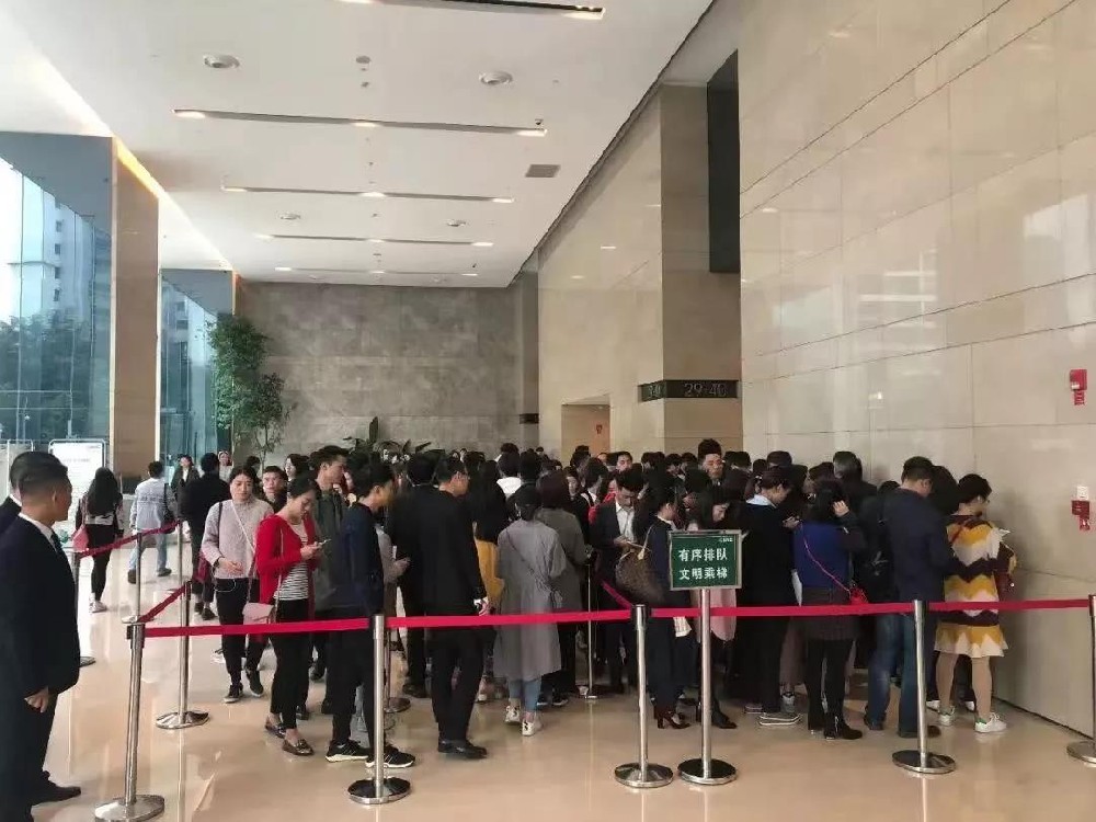 告別“空中塞車”、“乘梯擁堵”，旺龍智能派梯高峰期提升運(yùn)力方案重磅來襲！